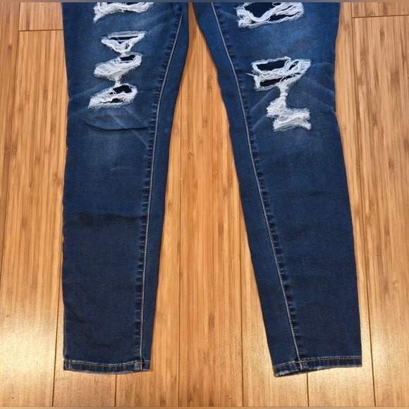 Maurcies Distressed Blue Jeans - Picture 2 of 9